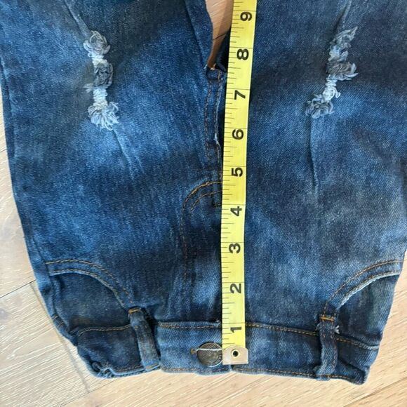 Distressed Denim Jean Capri Pants Size 3-4T - Picture 9 of 11